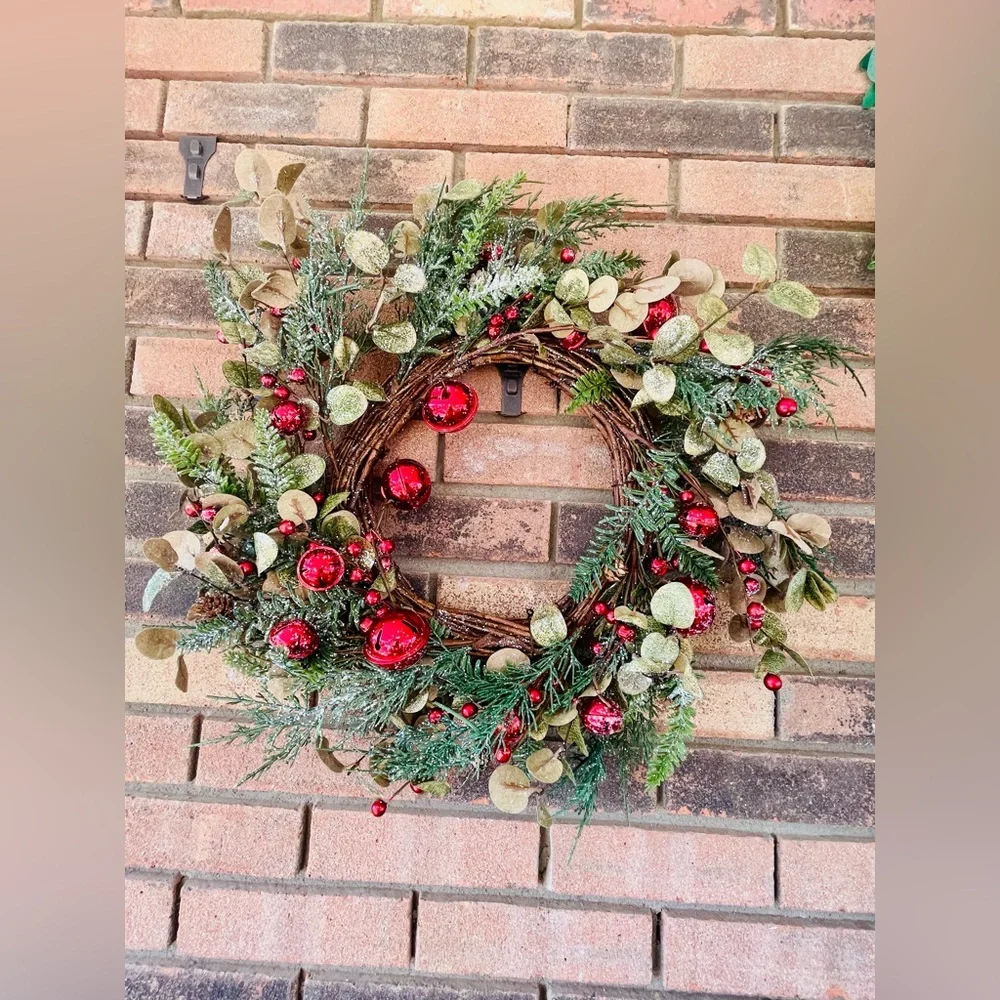 Resounding Cheer Wreath
